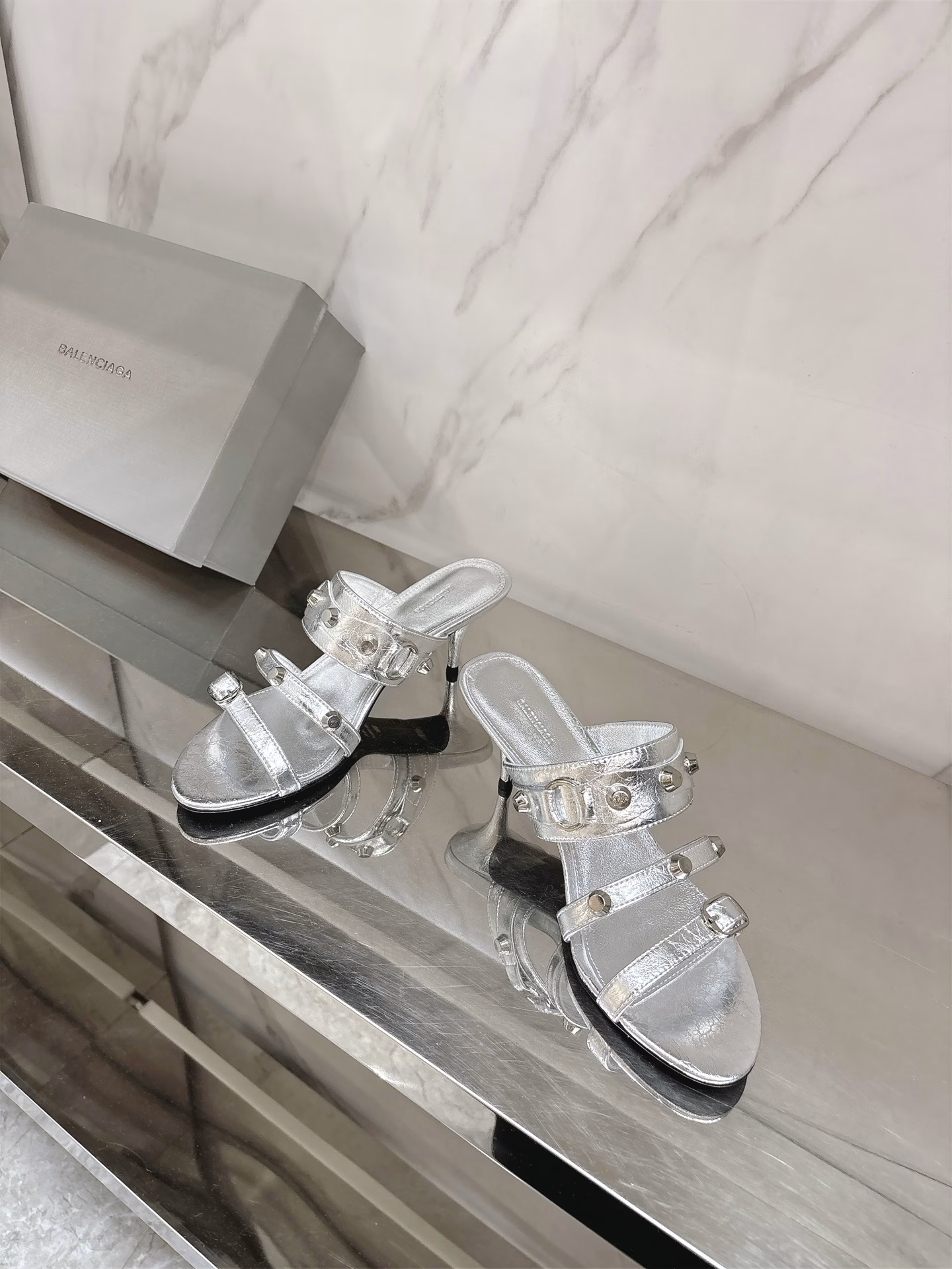 BALENCIAGA* ✨2025 Spring and Summer new punk style high-heeled slippers👠Fashionable and stylish, full of fashion style💯High-end cowhide fabric, sheepskin lining, Italian🇮🇹imported leather outsole