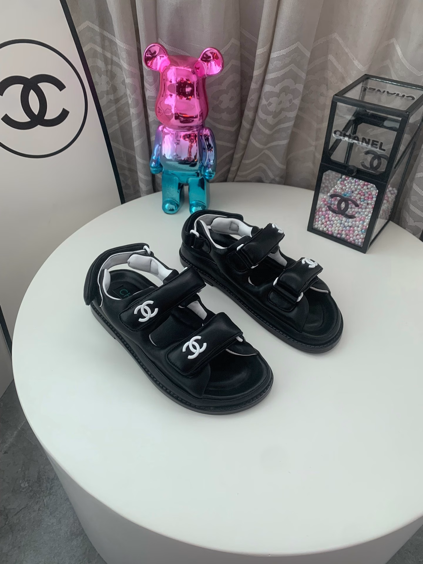 𝐂𝐡*𝐧𝐞𝐥 25 Spring/Summer Vacation Style Cute Loafers! Hot on the Internet! The latest model from the counter, I am still willing to buy it when I put it on my feet. Only when I buy it can I know how fashionable it is. It must be ranked among the popular models. It is invincible in all seasons. Various bloggers and Internet celebrities can match it with it. It is a highly recommended model! This series is now on sale.