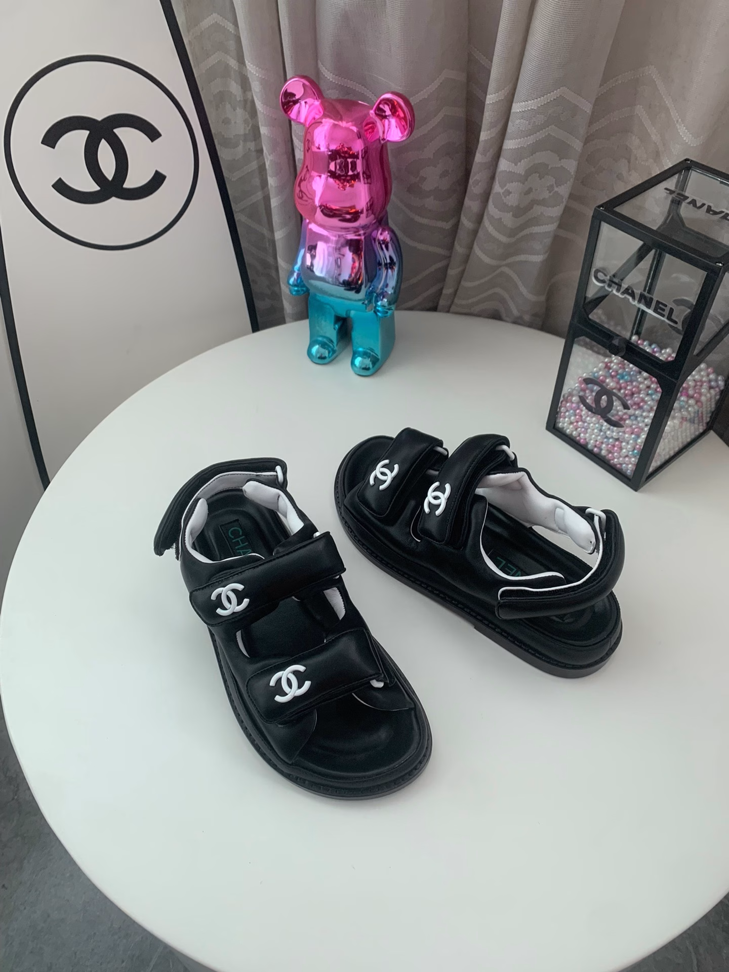 𝐂𝐡*𝐧𝐞𝐥 25 Spring/Summer Vacation Style Cute Loafers! Hot on the Internet! The latest model from the counter, I am still willing to buy it when I put it on my feet. Only when I buy it can I know how fashionable it is. It must be ranked among the popular models. It is invincible in all seasons. Various bloggers and Internet celebrities can match it with it. It is a highly recommended model! This series is now on sale.