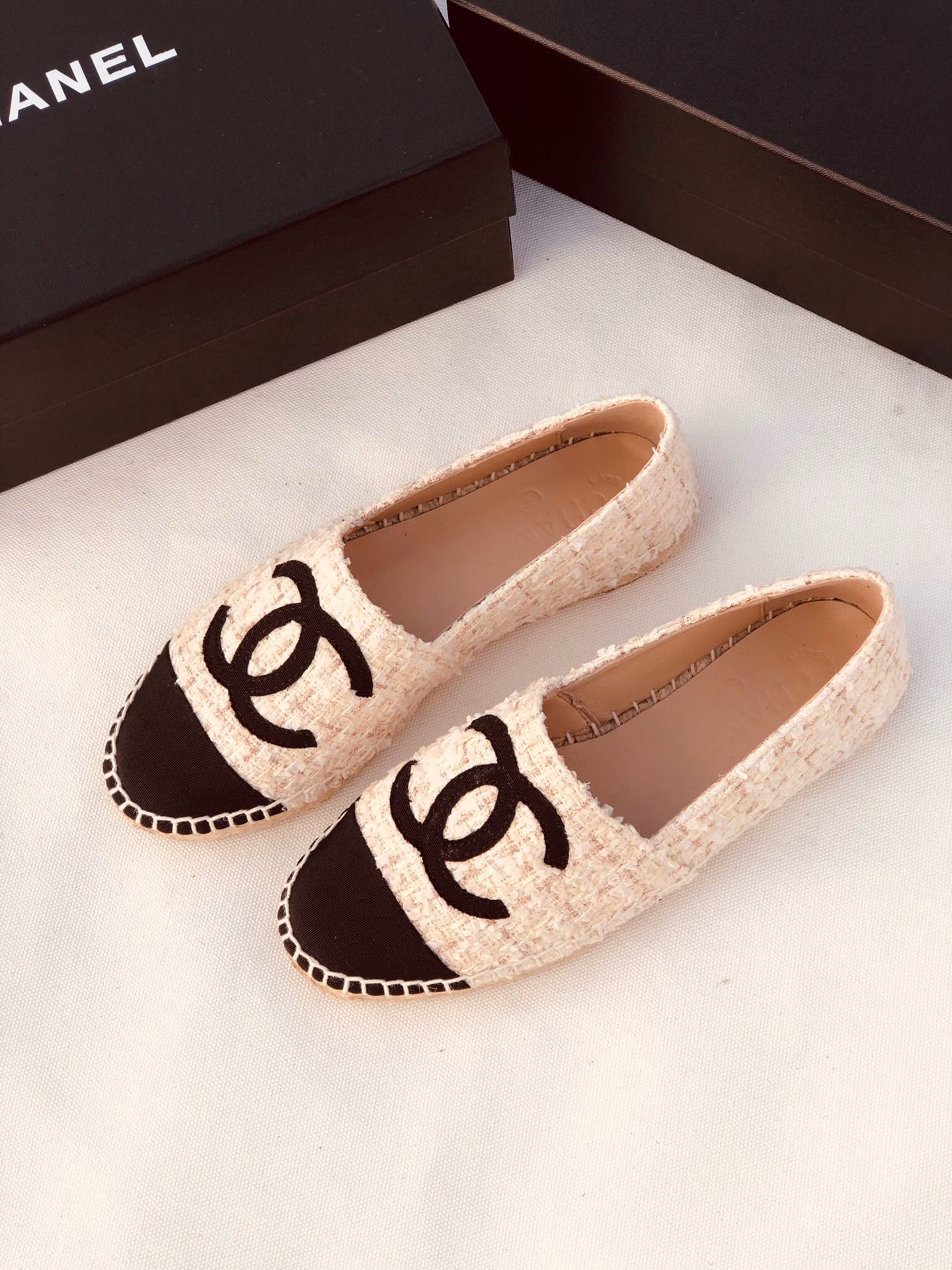 Chanel Spring Fisherman Shoes ✔️Original custom-made materials, genuine craftsmanship, hand-folded edges and stitchedPurely hand-stitched, original glue-injected translucent cowhide, original color linen sole
