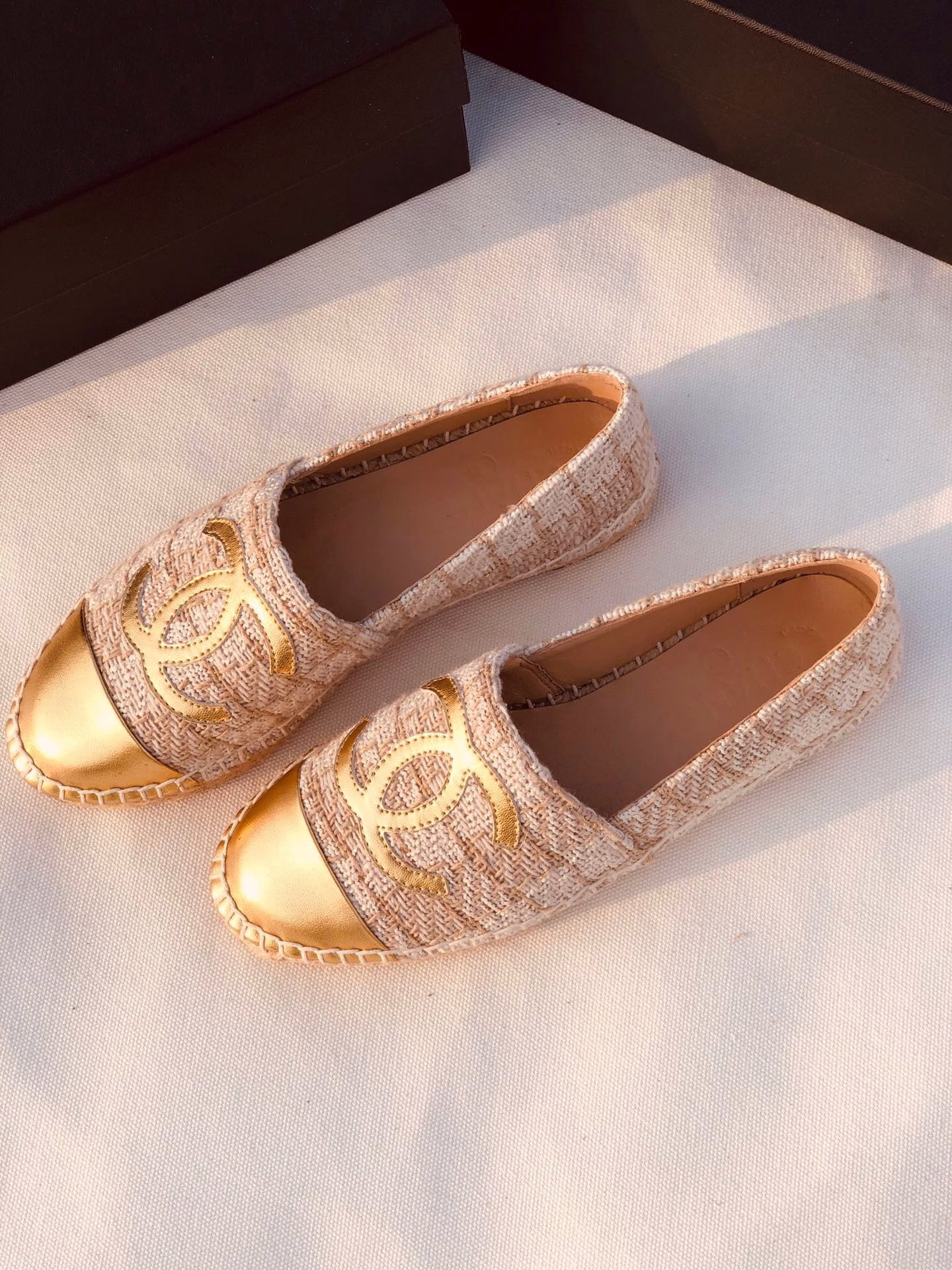 Chanel Spring Fisherman Shoes ✔️Original custom-made materials, genuine craftsmanship, hand-folded edges and stitchedPurely hand-stitched, original glue-injected translucent cowhide, original color linen sole