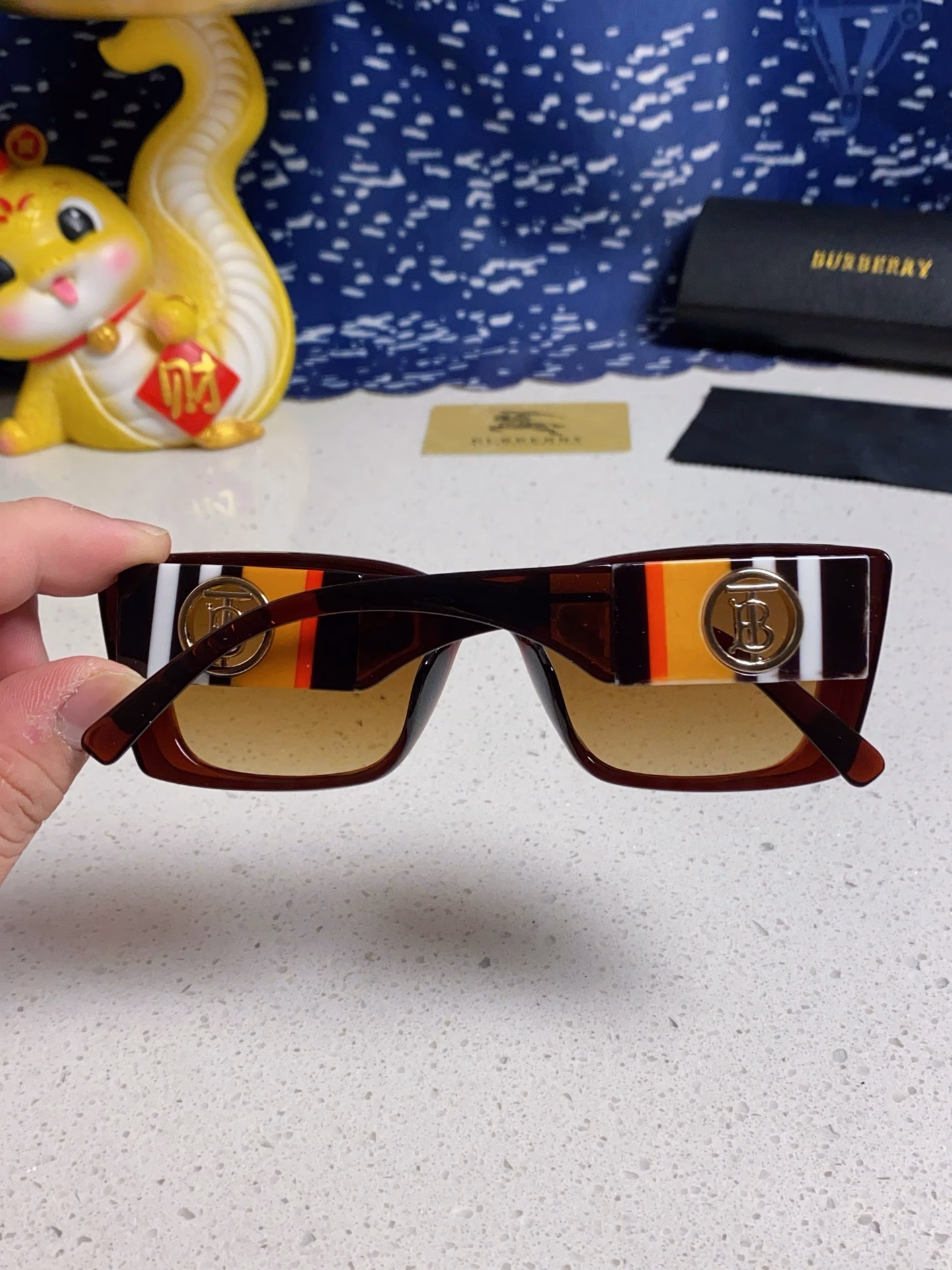 Burberry 2025 new European men's and women's sunglasses authentic comfortable sunshade small face high-end sense unisex