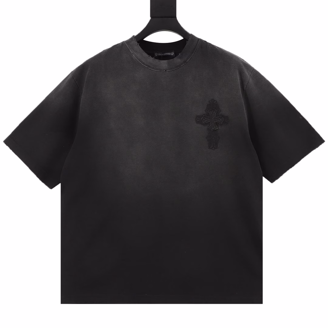 Chrome Hearts 25ss Cross Patch Embroidery Washed Hole Short Sleeve T-shirtPersonalized show series The whole garment is distressed with laser burning and customized 300g double yarn fabricAmerican acid-washed distressed original cloth with laser burning and patch embroidery Letter embroidery on the back Very comfortable to wearLow-key yet luxurious, very classy to wear out Heavy washing makes the clothes very soft and not pickyAbsolutely stylish on the upper body Extremely luxurious Original mold opening and identification collar label100% silk washing label Original hangtag Matching hanging rope Armhole matching techniqueOS loose drop shoulder version, easy to control for any body shape