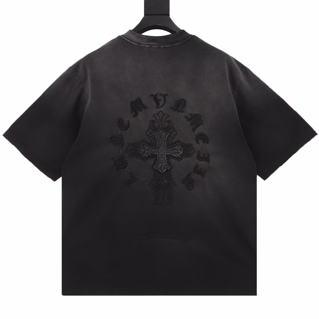 Chrome Hearts 25ss Cross Patch Embroidery Washed Hole Short Sleeve T-shirtPersonalized show series The whole garment is distressed with laser burning and customized 300g double yarn fabricAmerican acid-washed distressed original cloth with laser burning and patch embroidery Letter embroidery on the back Very comfortable to wearLow-key yet luxurious, very classy to wear out Heavy washing makes the clothes very soft and not pickyAbsolutely stylish on the upper body Extremely luxurious Original mold opening and identification collar label100% silk washing label Original hangtag Matching hanging rope Armhole matching techniqueOS loose drop shoulder version, easy to control for any body shape