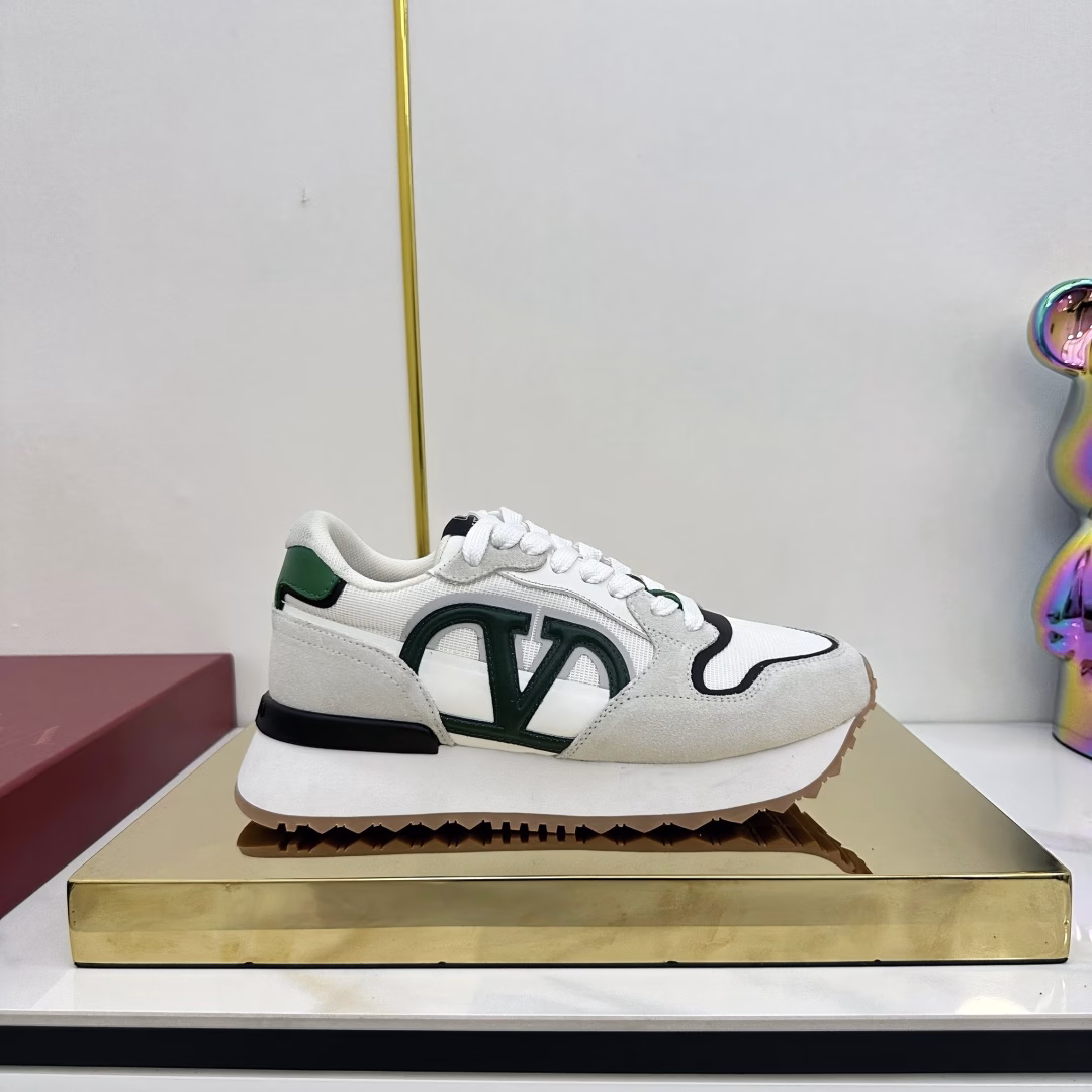 Valentino V home25ss new casual thick-soled dad shoes couple sports shoesOriginal purchase development and production Various color combinations are very eye-catching, activating the infinite charm of sunny boys The shoe design combines trendy and cool with daily styling, full of street style!