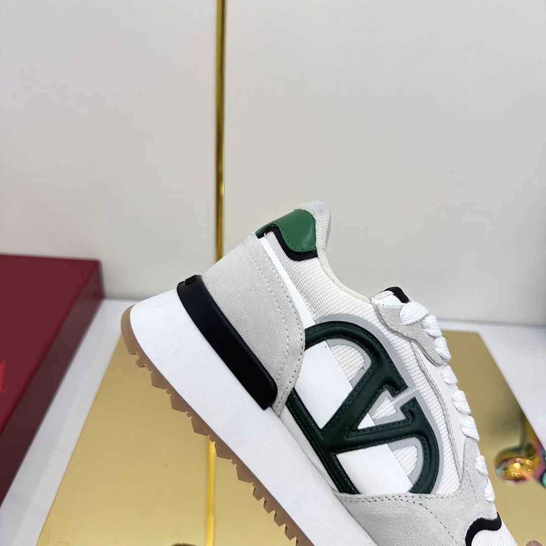 Valentino V home25ss new casual thick-soled dad shoes couple sports shoesOriginal purchase development and production Various color combinations are very eye-catching, activating the infinite charm of sunny boys The shoe design combines trendy and cool with daily styling, full of street style!