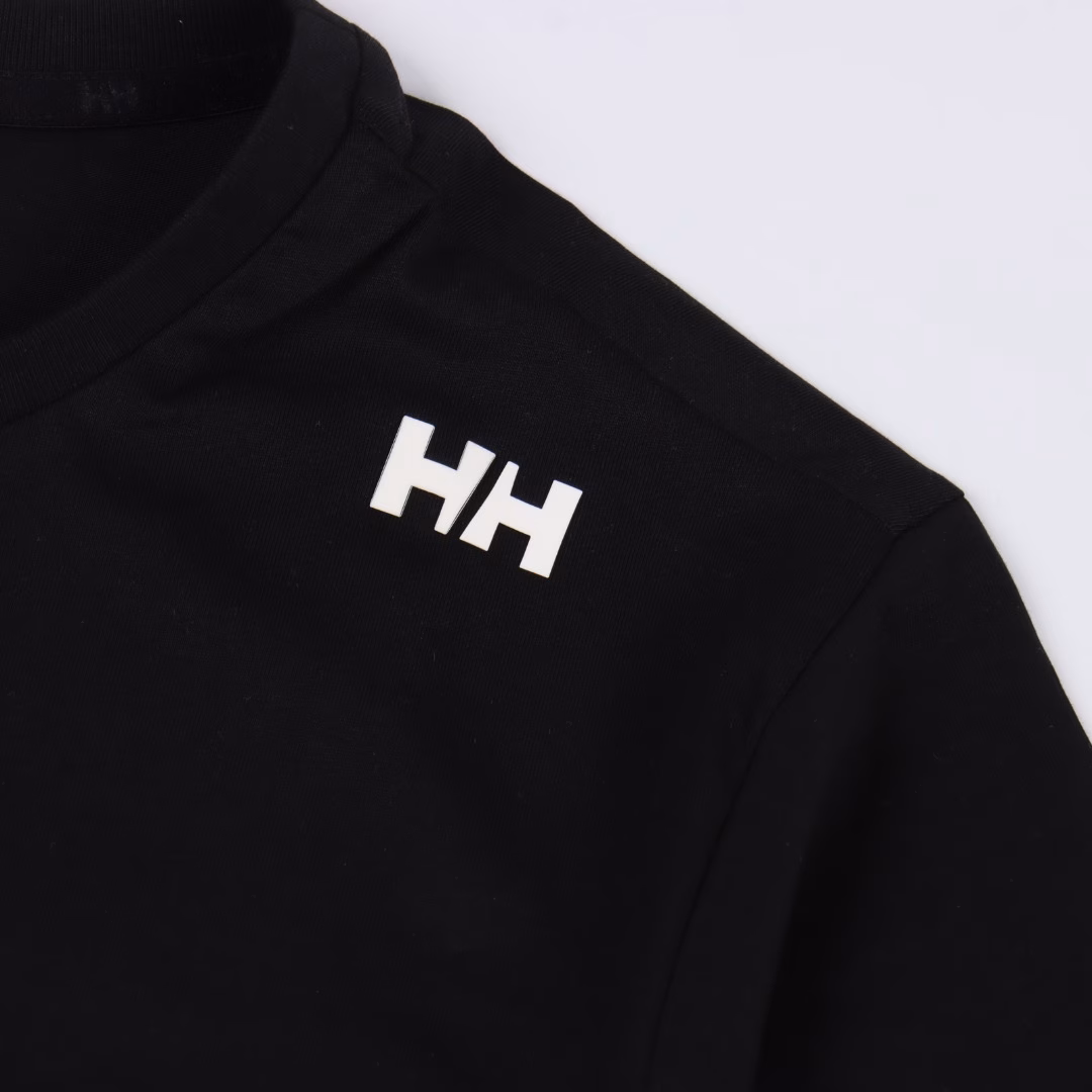 Helly Hansen Shoulder H Letter Short Sleeve T-shirtOriginal custom-made cotton material, super functional black technology, antibacterial, iron-free, moisture-absorbing, quick-drying, anti-static, anti-pilling! 3D three-dimensional cutting pattern, basic and versatile, the fabric feels light and soft, soft and breathable, unique delicate skin-friendly feeling, close to the body, comfortable and smooth, super wrinkle-resistant ❗️No shrinkage ❗️No pilling ❗️No deformation Good breathability, bringing summer comfort.The letter logo on the chest and the left ⬅️ sleeve inverted label are made of three-dimensional silicone printing. The three-dimensional silicone is full and layered, and it is very casual and fashionable. It does not fade and does not fall off after washing. Multiple cumbersome processes bring extraordinary upper body effects. All the small details of the auxiliary materials and tags are customized with original molds. The simple style is loved by many fashion experts. The design is very thoughtful and versatile.