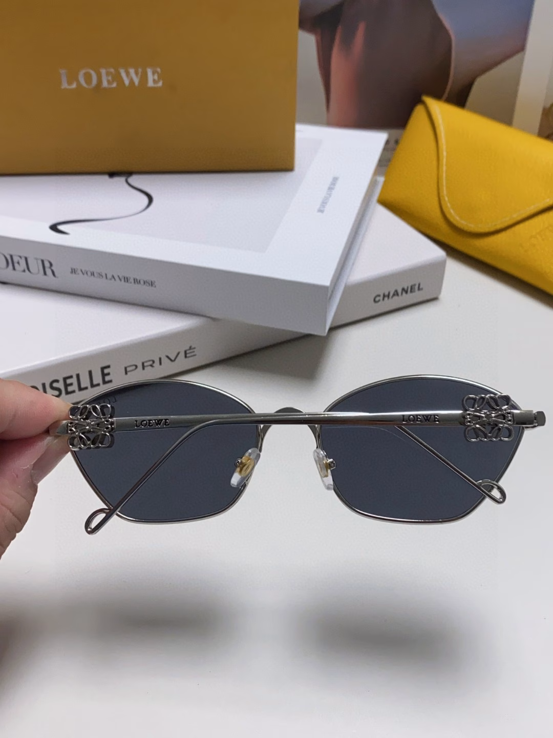 Loewe 2025 new metal hexagonal sunglasses 🕶️3.0 diamond cut lenses with gold finish on the temples