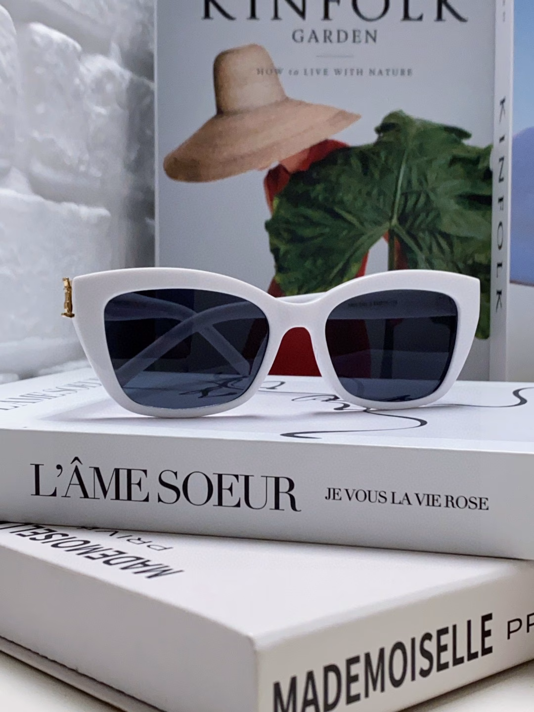 Yves Saint Laurent 2025 new cat-eye sunglasses for women, high-end anti-ultraviolet polarized sunglasses, popular online women's sunglasses