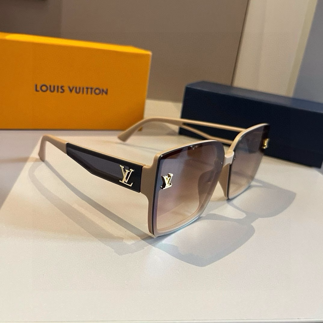 LV sunglasses women's sunglasses 🕶️ good looking, very generous on the face, small face, small full print will not have the feeling of rustic nouveau riche, both men and women can wear, very fashionable
