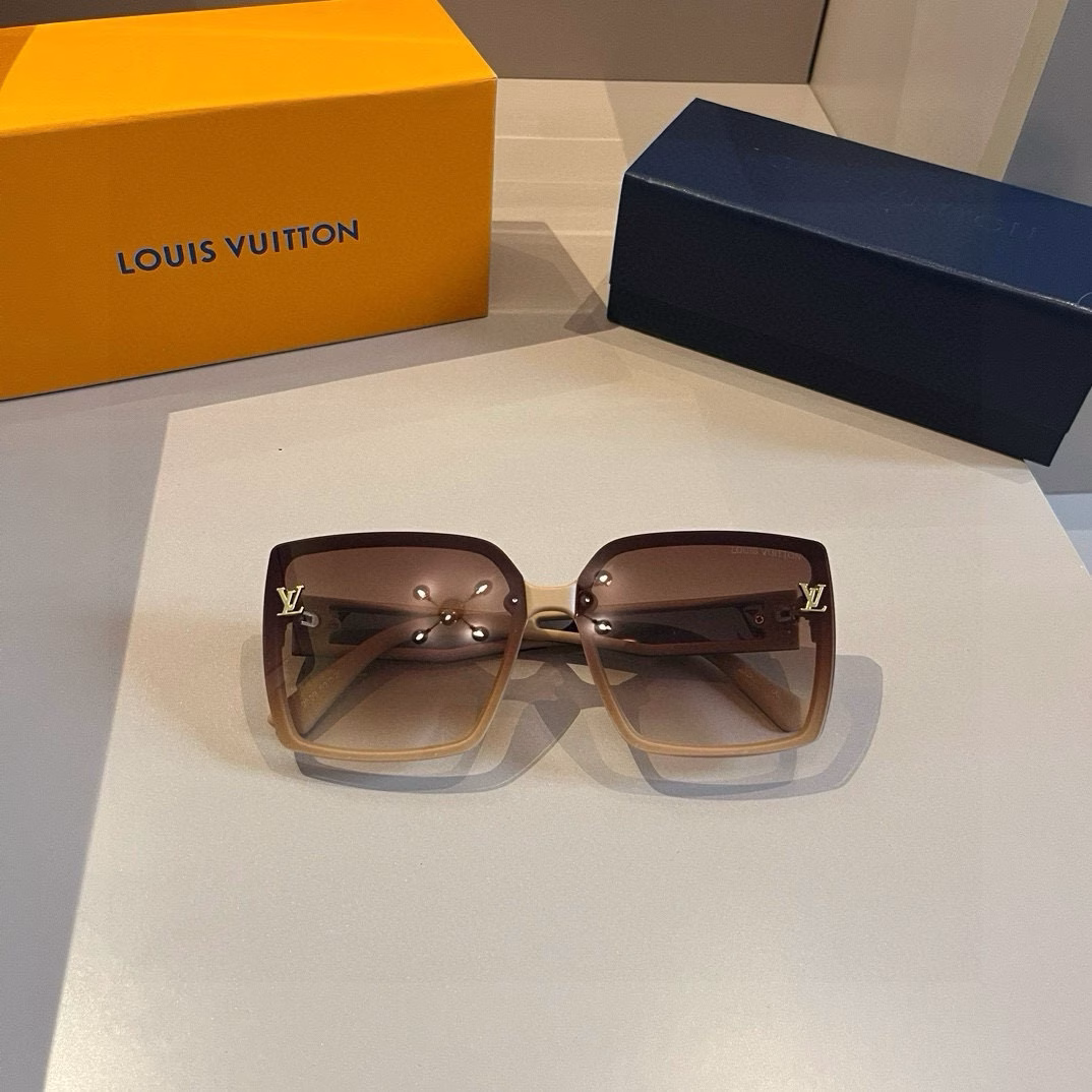 LV sunglasses women's sunglasses 🕶️ good looking, very generous on the face, small face, small full print will not have the feeling of rustic nouveau riche, both men and women can wear, very fashionable