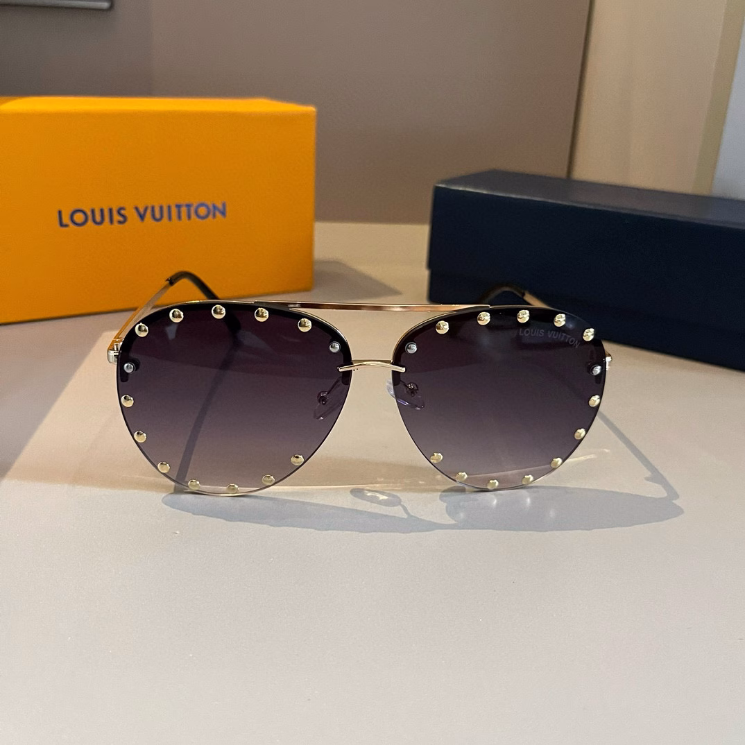 Louis Vuitton's new sunglasses🕶️Same style for men and women, extremely comfortable to wearFashionable styleClassic metal single beam aviator toad-shaped fashion sunglasses