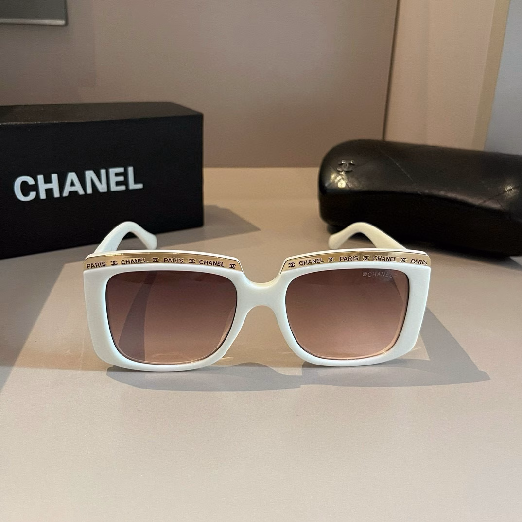 Chanel celebrity style sunglasses, a must-have for driving in the sun