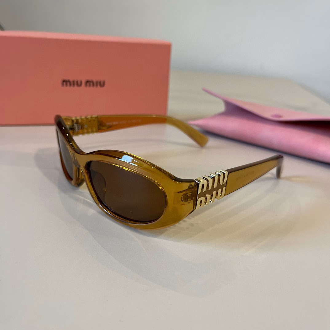 Miu Miu cat-eye sunglasses, recommended by major internet celebrities and bloggers