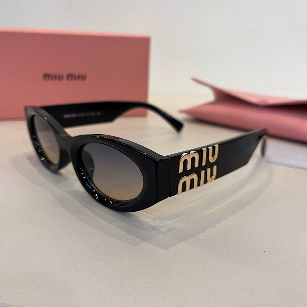 Miu Miu cat-eye sunglasses, recommended by major internet celebrities and bloggers