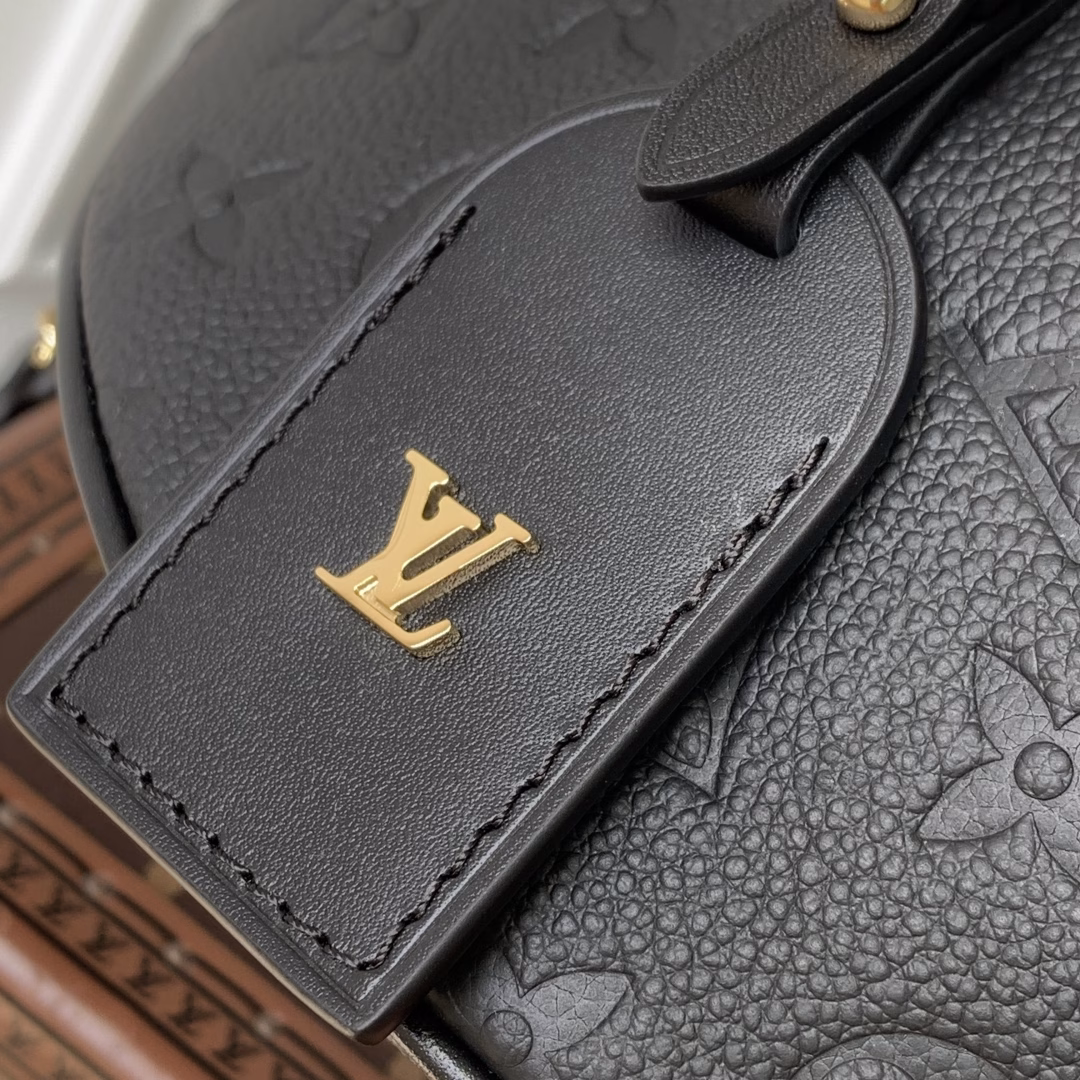 This distinctive High Rise belt bag is reinterpreted this season in iconic Monogram Empreinte Bd leather. Like the original, this PM style is practical with an adjustable shoulder strap and is large enough to hold everyday essentials. Decorated with gold hardware, the belt bag features a removable decorative luggage tag that pays homage to the brand's trunkmaking heritage, and can be carried crossbody or as a belt.