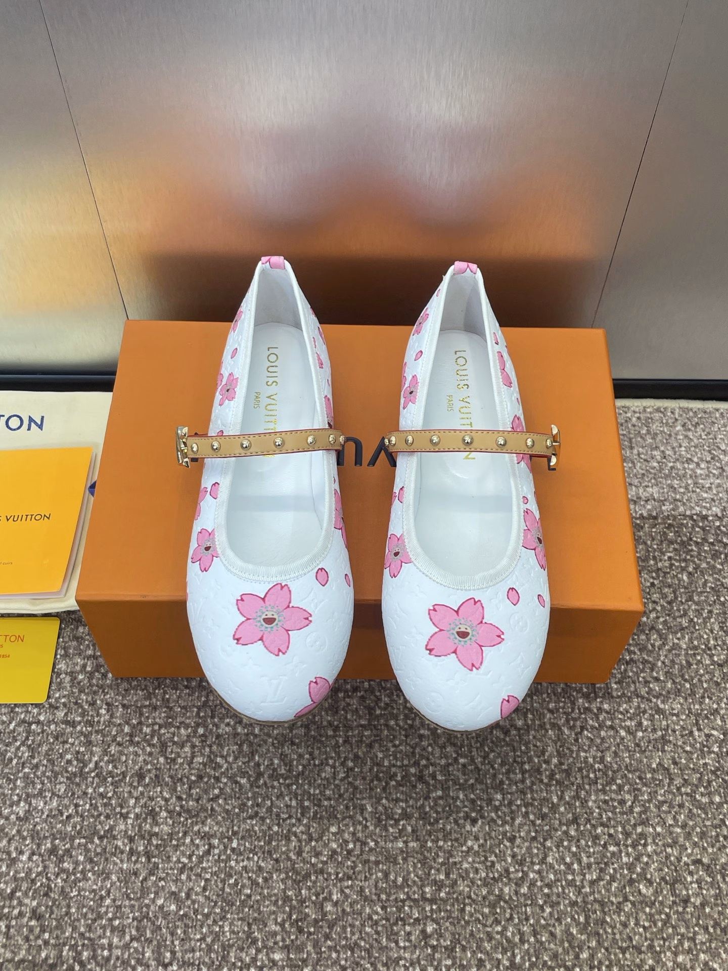 Louis Vuitton 2025 Spring and Summer New Flat Ballet Doll Women's Shoes LV romy series letter logo hardware buckle round head color matching women's single shoes