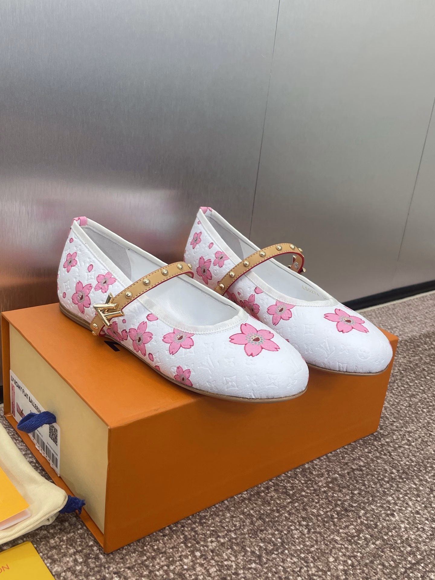 Louis Vuitton 2025 Spring and Summer New Flat Ballet Doll Women's Shoes LV romy series letter logo hardware buckle round head color matching women's single shoes