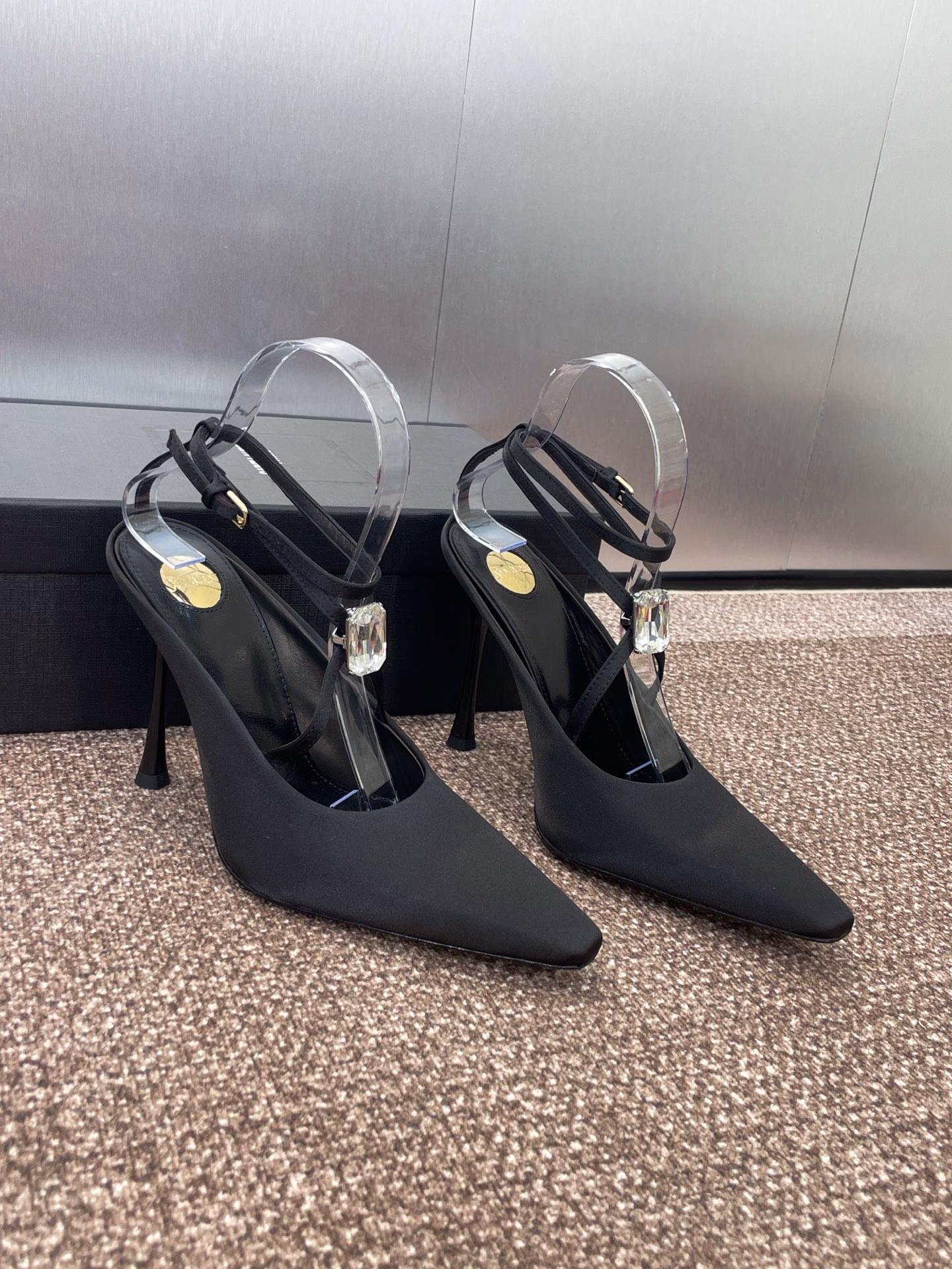 SAINT LAURENT PARIS Saint Laurent 2025 spring and summer new high-heeled women's shoes YSL letter logo hardware buckle celebrity style round-toed stiletto Roman style open-toed sandals