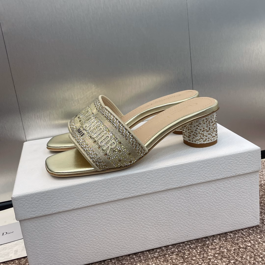 Dior 2024 DWAY spring and summer new flip flops color matching hot diamond women's shoes CD letter logo three-dimensional embroidered flat sandals round toe thick heel jelly color rhinestone cylindrical heel slippers top version on the market