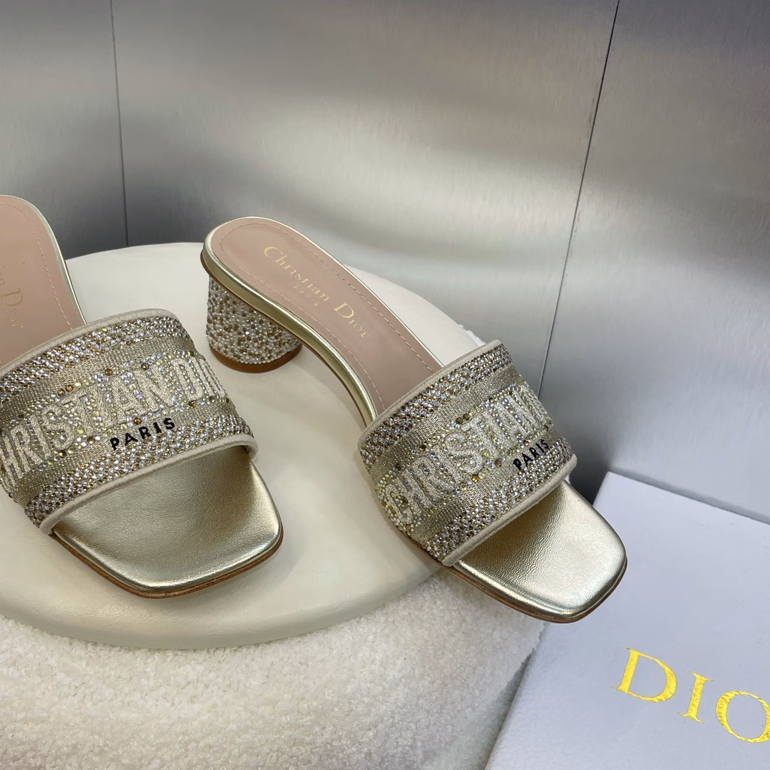 Dior 2024 DWAY spring and summer new flip flops color matching hot diamond women's shoes CD letter logo three-dimensional embroidered flat sandals round toe thick heel jelly color rhinestone cylindrical heel slippers top version on the market