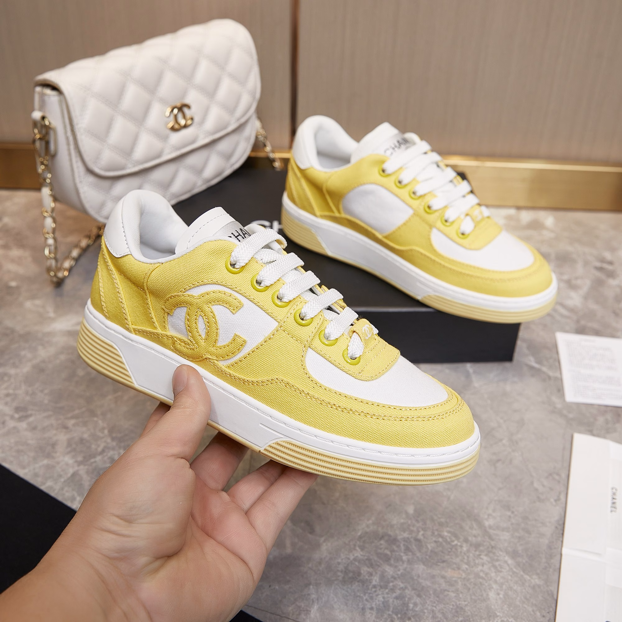 Chanel - 2024 top-level casual sneakersThis classic design; the upper is embroidered with various techniques; the outsole is fashionable and sporty; it is extraordinary with a variety of color matching elements…The diversified mix and match is very beautiful and versatile, and can be used for leisure, fashion, sports, and outdoor activities