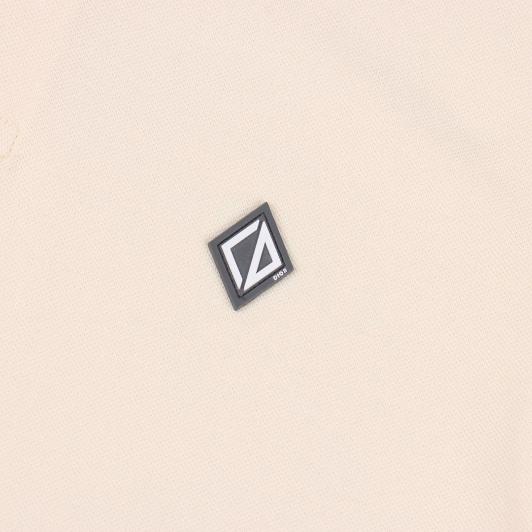Dior 25ss Silicone Diamond Logo Polo Short SleeveOriginal version consistent Customized special gradient check thread Double-sided pique fabric Three complete labels Customized buttons Soft and comfortable fabric Restore the original one-to-one Same style for men and womenSize: S-XL