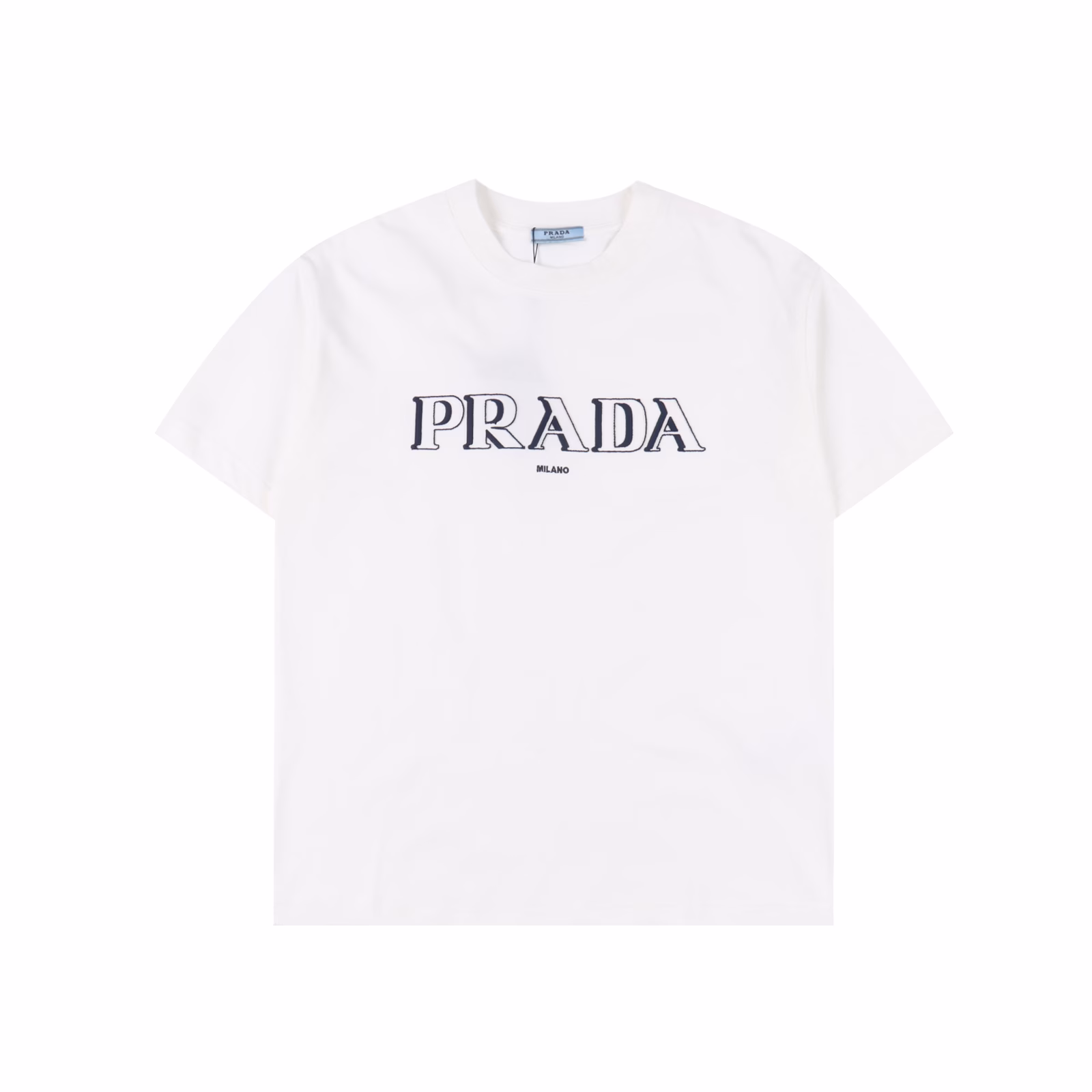 Prada 25ss 3D ghost letter embroidery short-sleeved T-shirtClassic 3D ghost letter logo on the chest with splashed ink three-dimensional embroidery.260g cotton fabric 40s double yarn fabric, dust-free wool art fabric surface, high textile density, good drape, not easy to deform.Thick weave plus compact spinning process will not affect the breathability of the Tee, the color saturation is very highPaired with classic logo embroidery, the layers are clear and orderly. It is a good choice for daily wear, recommended