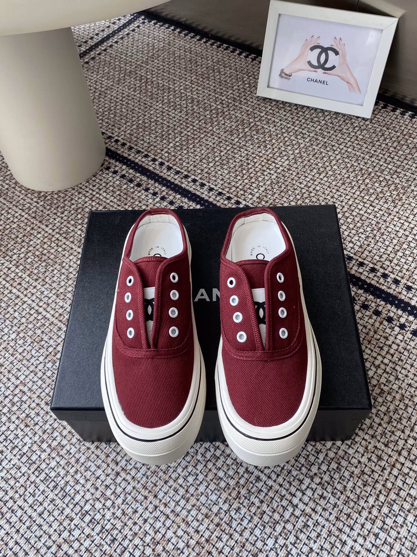 Chanel 25ss hidden vintage canvas shoes ‼ ️Vintage feeling full of vintage canvas shoes suitable for spring and summer. Black and white splicing is very Chanel with socks, it is very retro and college feeling