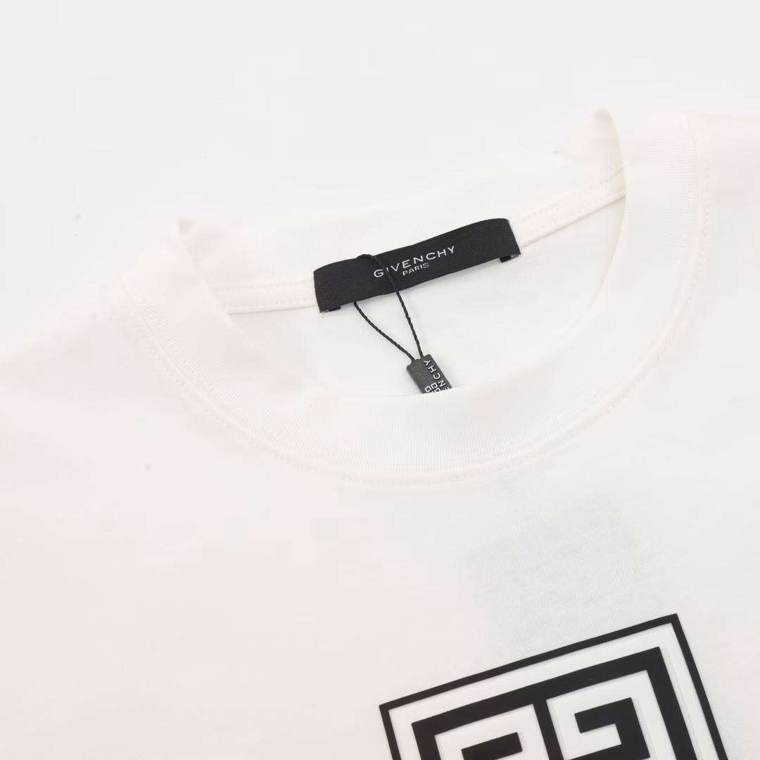 Givenchy 25SS Hollow Four-square Short-sleeved T-shirtThe fabric is made of customized 240g 26-count special smooth double-strand fine cotton plain weave high-density dust-free cotton fabric. The front is high-density thickened, the lines are smooth, OEM quality, and a full set of customized accessories.