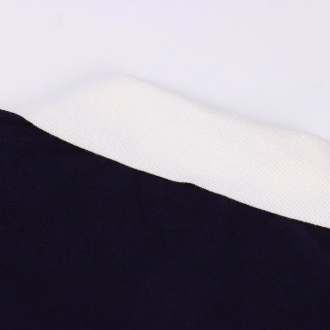 Dior CD Lily of the Valley Embroidered Pocket Knitted Short Sleeve POLO ShirtOriginal purchase, custom-dyed 40s combed cotton double-ply yarn, imported (Stoll) 14 knitting machine, wool jacquard, wool fermentation washed, imported embroidery, custom 1:1 buttons, custom 1:1 trademarks, fitted version
