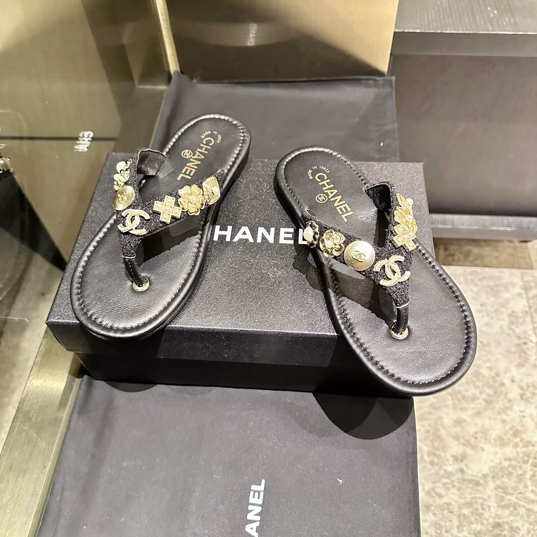 Chanel CHAENL!Super good, pure handmade, styling, as Chanel's iconic design Super soft, lightweight leather outsole, upgraded version, providing maximum comfort, Chanel logo printed on the outsole, original plate full mold matching material