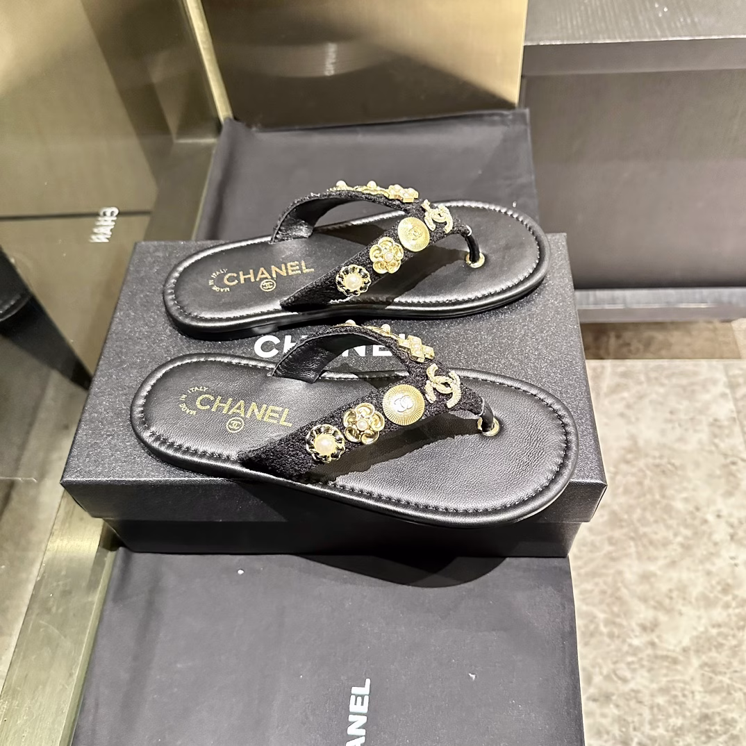 Chanel CHAENL!Super good, pure handmade, styling, as Chanel's iconic design Super soft, lightweight leather outsole, upgraded version, providing maximum comfort, Chanel logo printed on the outsole, original plate full mold matching material