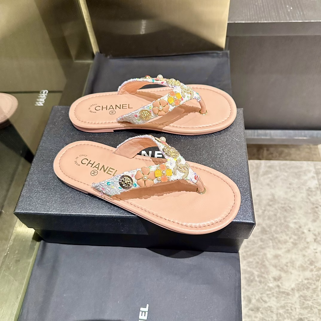 Chanel CHAENL!Super good, pure handmade, styling, as Chanel's iconic design Super soft, lightweight leather outsole, upgraded version, providing maximum comfort, Chanel logo printed on the outsole, original plate full mold matching material