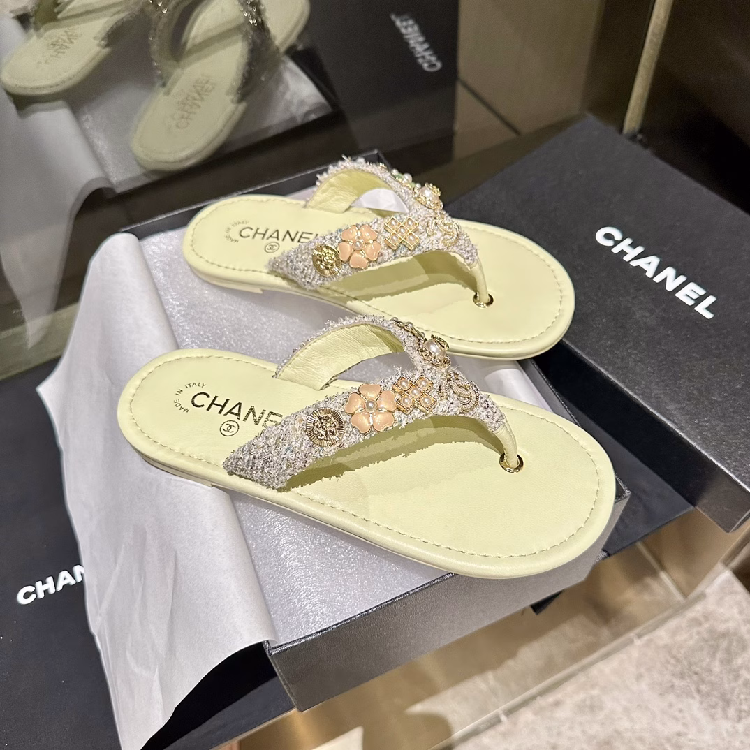 Chanel CHAENL!Super good, pure handmade, styling, as Chanel's iconic design Super soft, lightweight leather outsole, upgraded version, providing maximum comfort, Chanel logo printed on the outsole, original plate full mold matching material