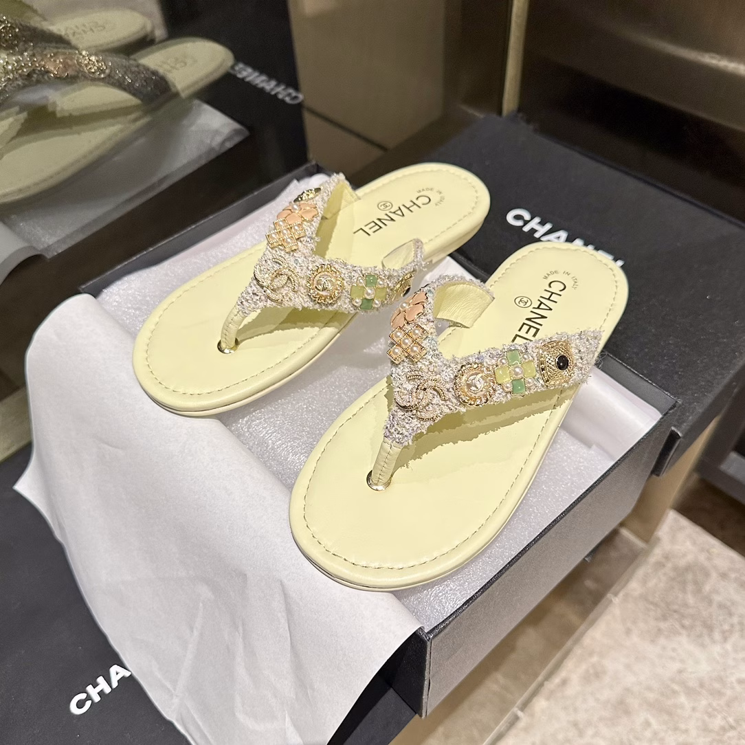 Chanel CHAENL!Super good, pure handmade, styling, as Chanel's iconic design Super soft, lightweight leather outsole, upgraded version, providing maximum comfort, Chanel logo printed on the outsole, original plate full mold matching material