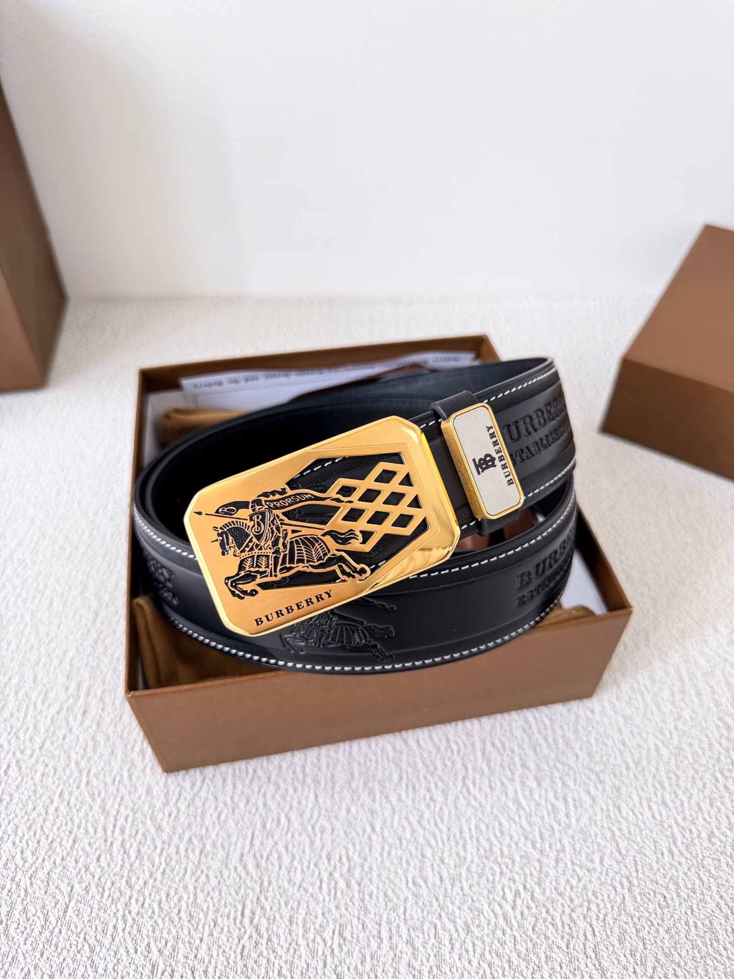 Burberry✈️belt·leather belt·buckle, classic pure steel buckle, real shot, top layer cowhide