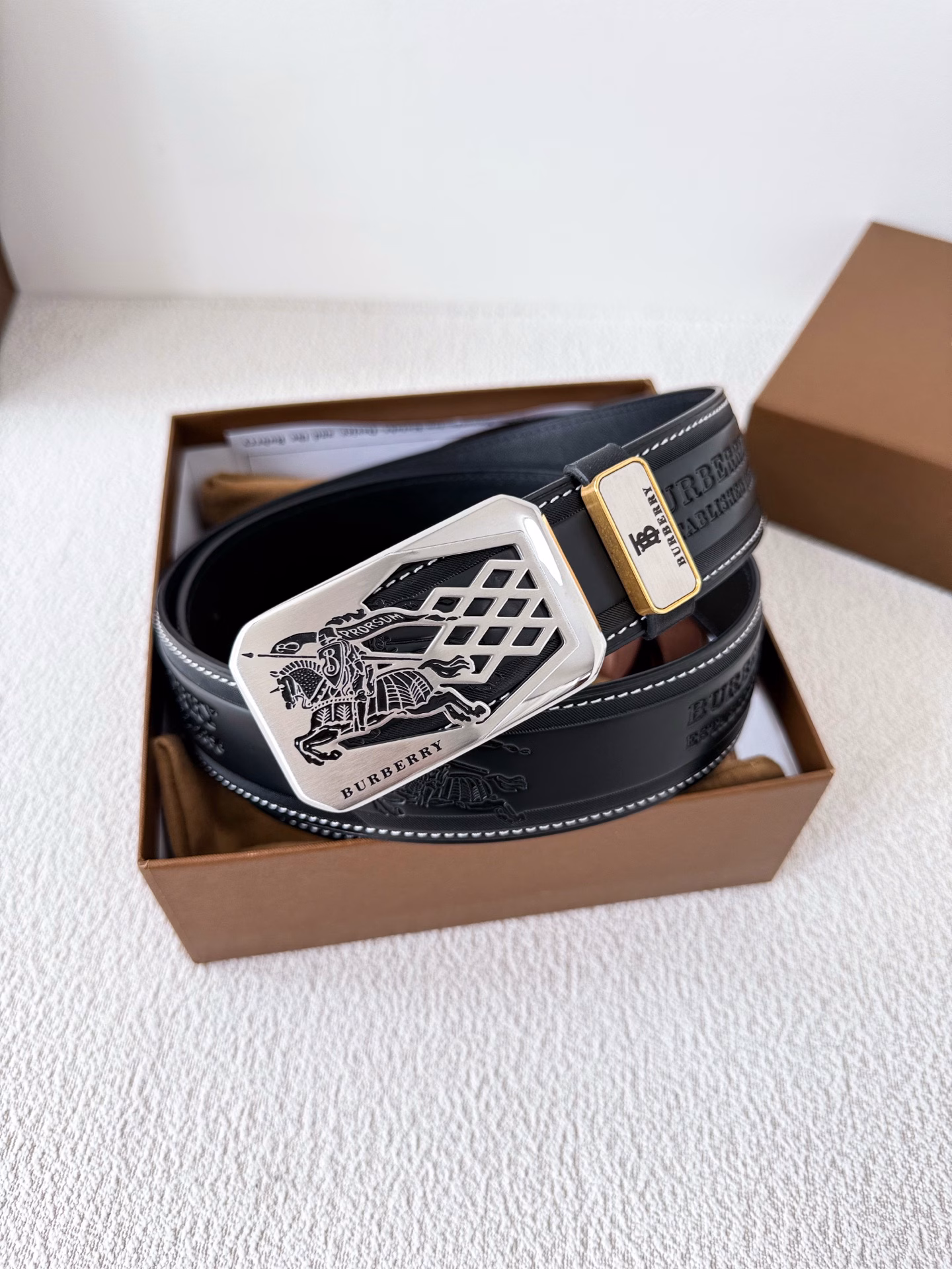 Burberry✈️belt·leather belt·buckle, classic pure steel buckle, real shot, top layer cowhide