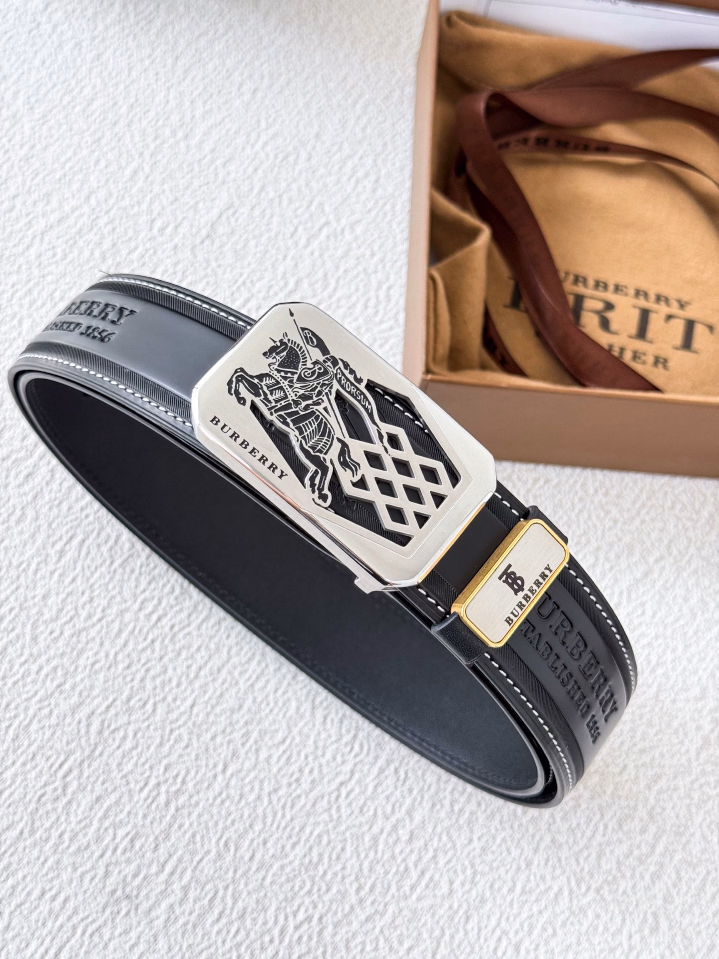 Burberry✈️belt·leather belt·buckle, classic pure steel buckle, real shot, top layer cowhide