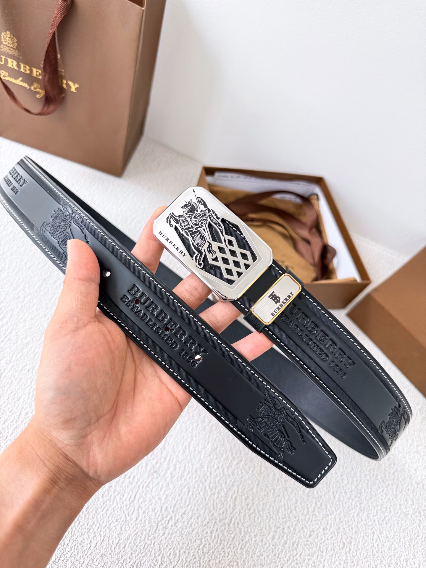 Burberry✈️belt·leather belt·buckle, classic pure steel buckle, real shot, top layer cowhide