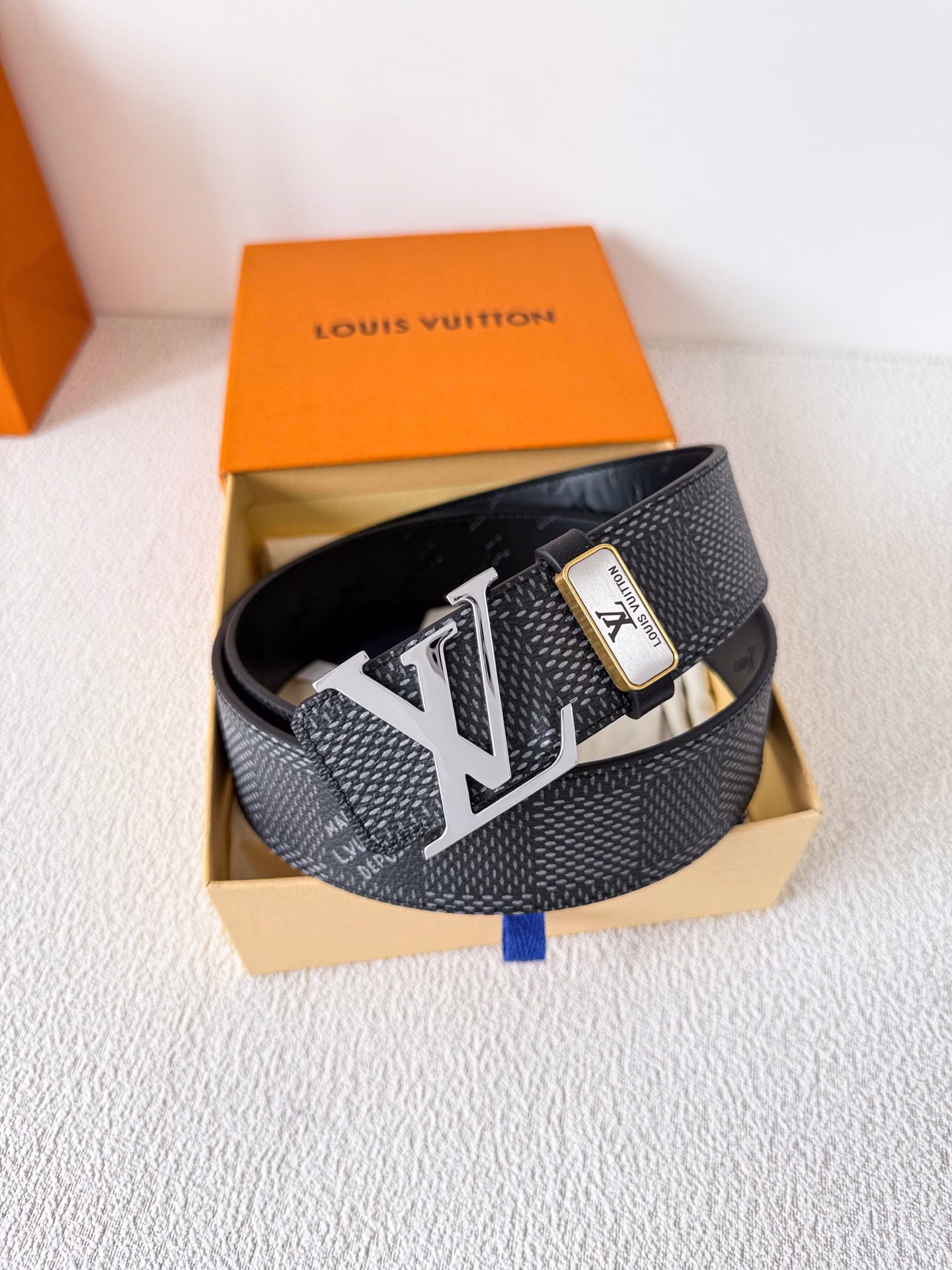LV..Louis..Vuitton✈️Belt•Leather belt•OriginalModel: Buckle, classic pure steel buckle, top layer cowhide, pictures taken in real life