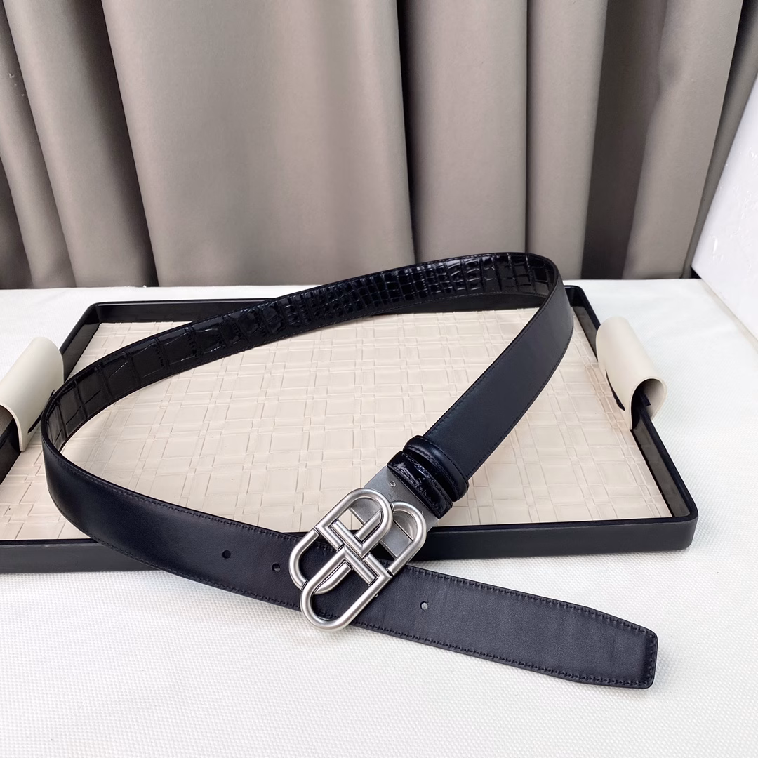 🅱️ Balenciaga BB narrow beltThis BB belt comes from Balenci design details, front buckle, double-sided wear, can be cut, punched details 3.5cm