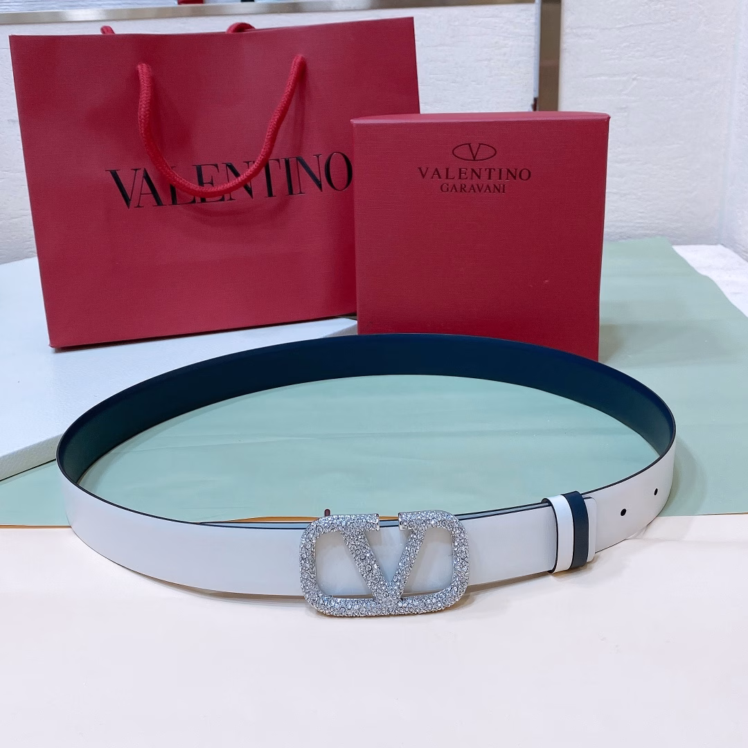 VALENTINO GARAVANI VLOGO SIGNATURE reversible rhinestone shiny calfskin beltVLOGO SIGNATURE buckle with Swarovski® imitation pearls