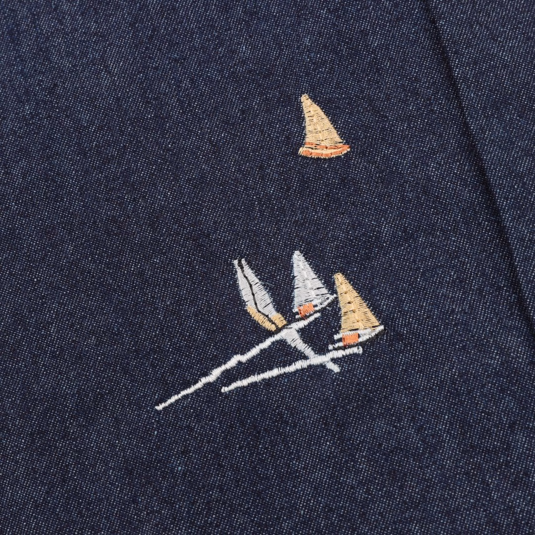 LOUIS VUITTON LV sailboat suit short-sleeved shirtMade of 360g thin denim fabric, washed blue. Front pocket design, back sailboat embroidery design, lifelike. Slim fit, unisex. Exclusively customized button hardware, highly restored details