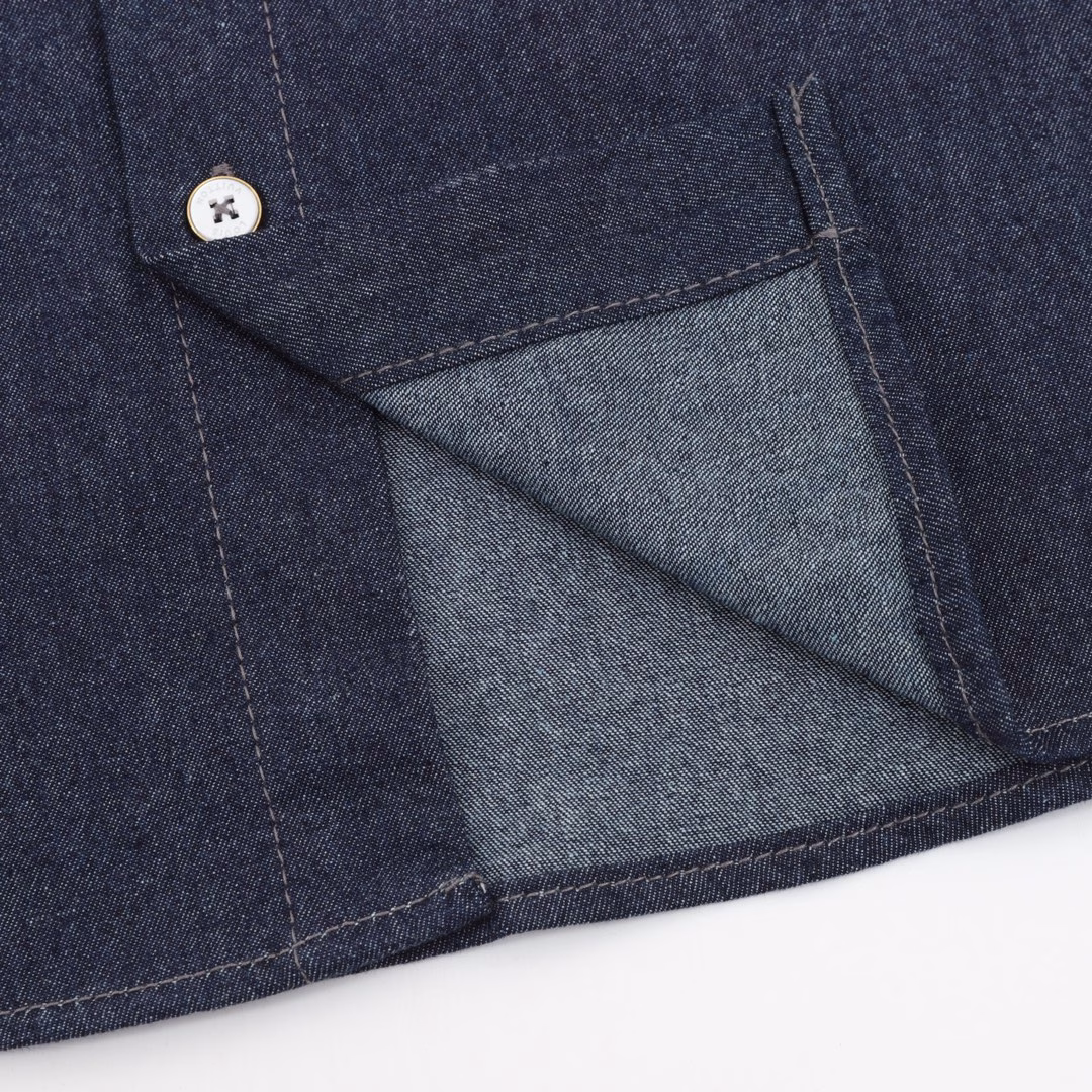 LOUIS VUITTON LV sailboat suit short-sleeved shirtMade of 360g thin denim fabric, washed blue. Front pocket design, back sailboat embroidery design, lifelike. Slim fit, unisex. Exclusively customized button hardware, highly restored details