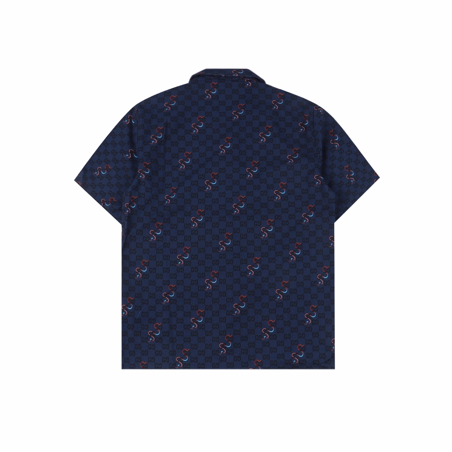 Gucci Snake Year Limited Edition Snake Print Shirt Short SleevesThe snake pattern is ingeniously presented with printed or embroidered details, complementing the brand logo and adding color to many men's ready-to-wear items in the 2025 early spring series. On this cotton plaid shirt, the image is paired with the GG pattern as part of the all-over print.