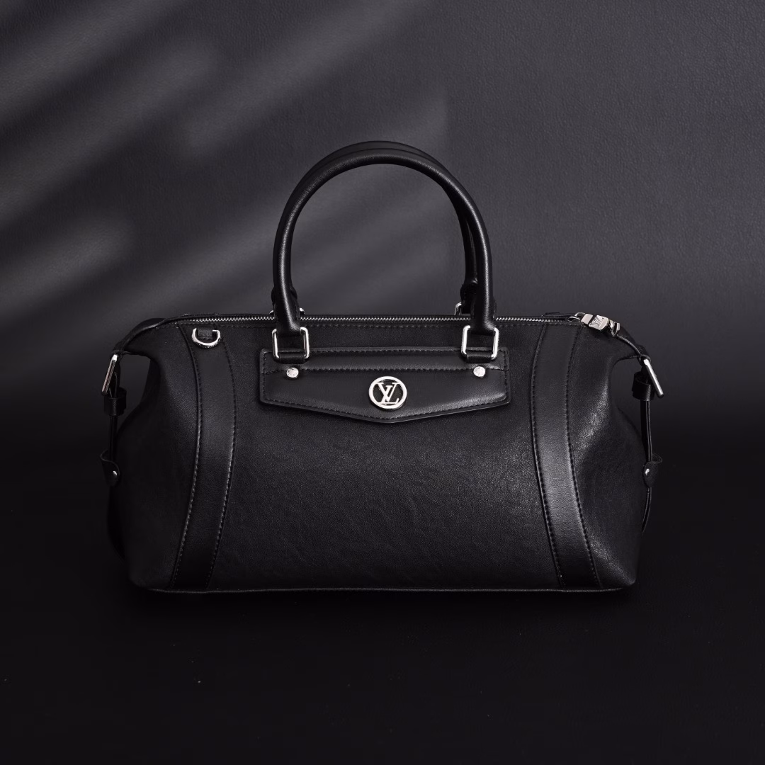 LOUIS VUITTON LV Nano Biker Black Lambskin Motorcycle Bag Handbag Shoulder Bag Super stylish and cool 𝐁𝐢𝐤𝐞𝐫 Motorcycle Bag It's here❗️The latest popular motorcycle bag, the bag body is made of extremely soft and comfortable lambskin, with cowhide trim, showing this stylish and relaxed and natural style. The medium size is spacious and practical, with a detachable leather shoulder strap, and can be easily unlocked by multiple carrying methods such as hugging bag, handbag, shoulder and crossbody. The originator's all-black lambskin is high-end and cool, and you can buy it without thinking about matching.