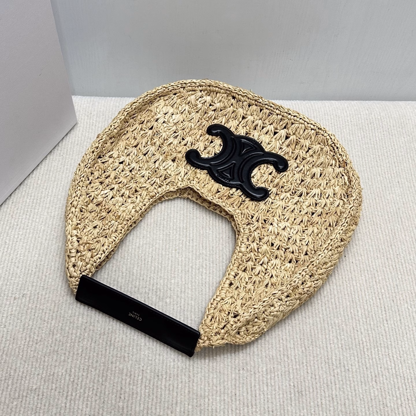 CE Hobo straw bag, CELINE CLASSIC PANIER is made of plant materials and cow leather! The shape outlines the artistic world of modern people🌍, HOBO handbags, hand-woven handbags, seemingly simple but not simple Each piece shows a unique personality, pure hand-woven Size and shape may be slightly different