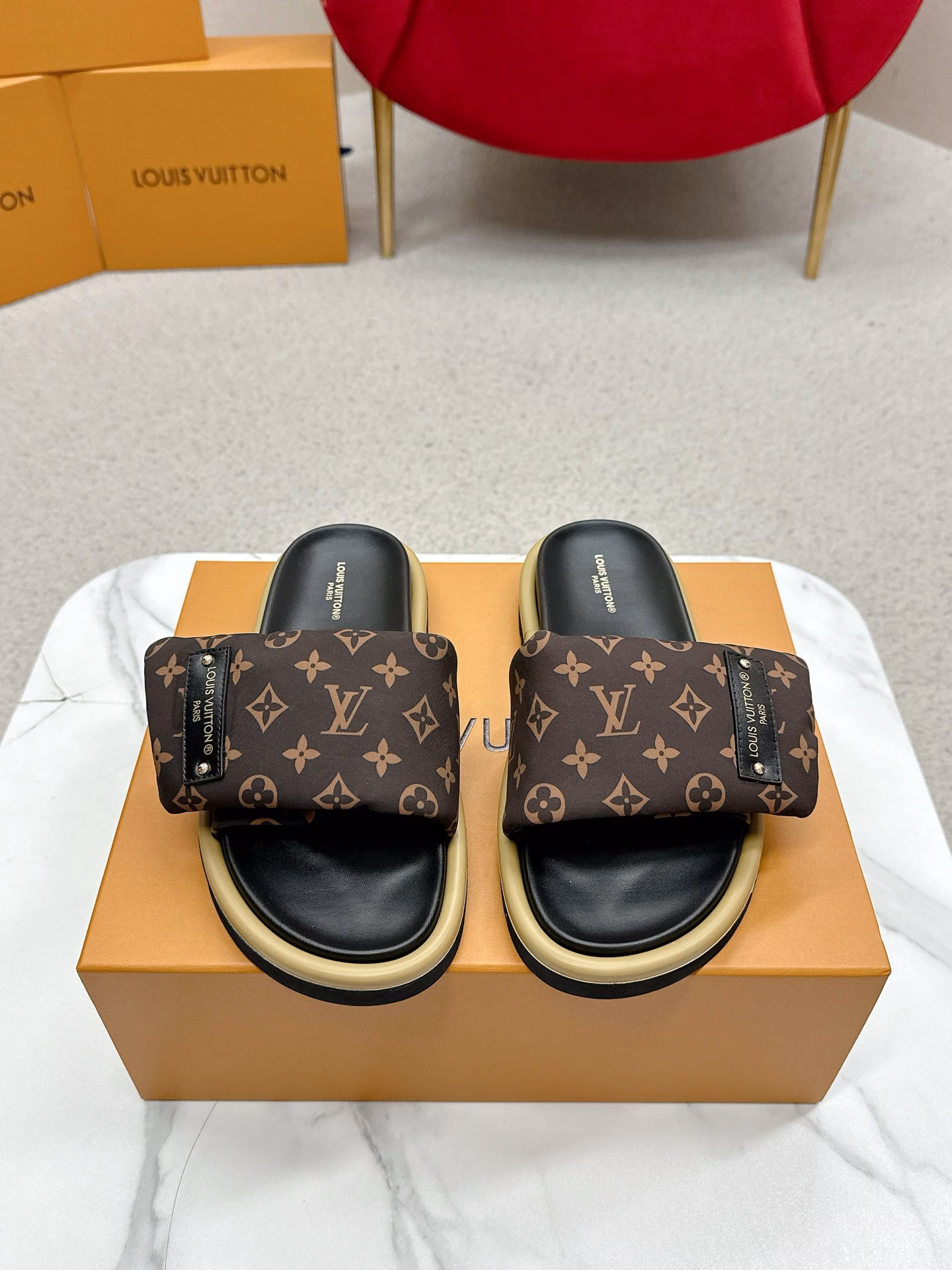 Louis Vuitton x TM Takashi Murakami co-branded couple slippers new arrival🆕