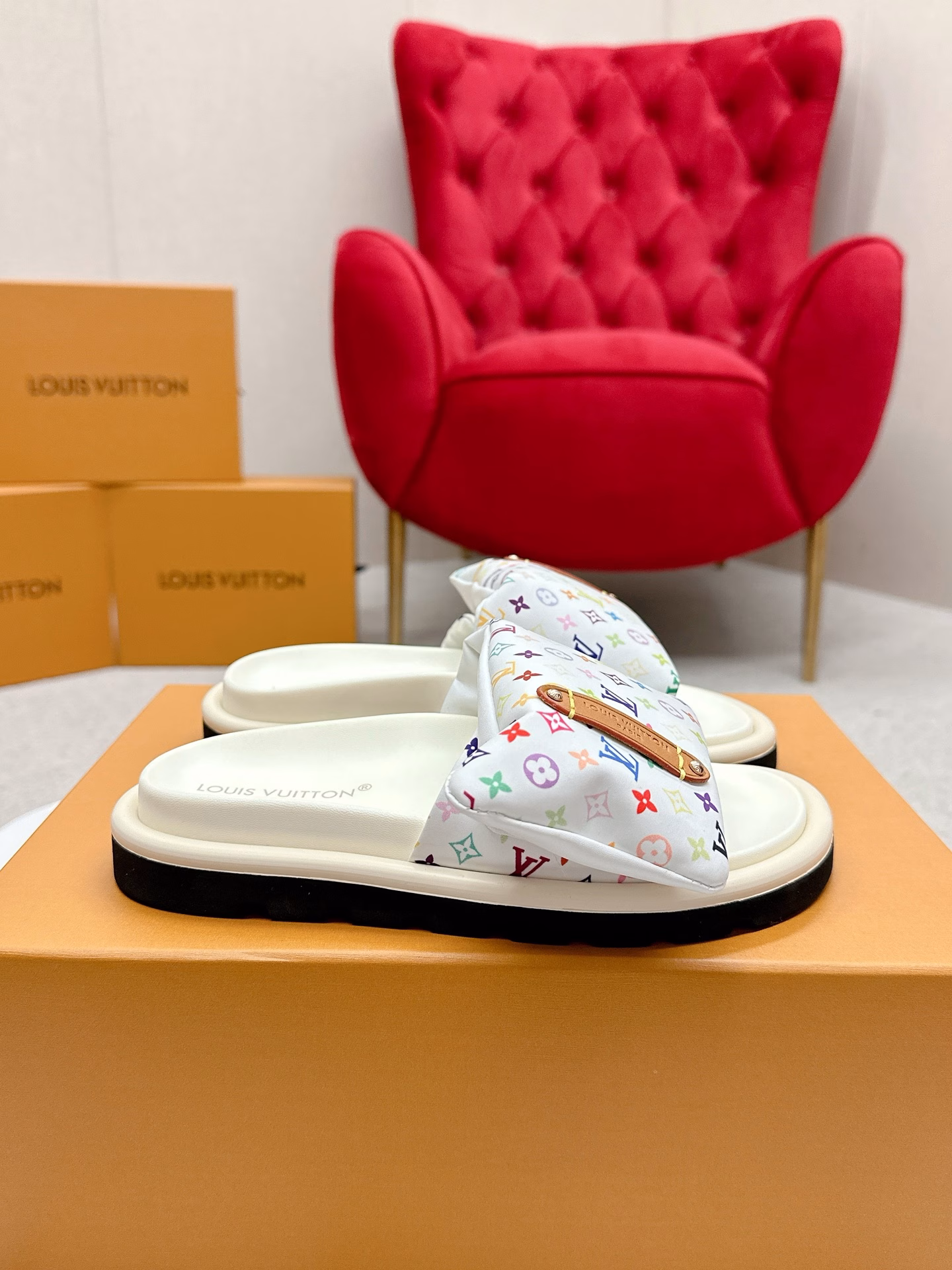 Louis Vuitton x TM Takashi Murakami co-branded couple slippers new arrival🆕